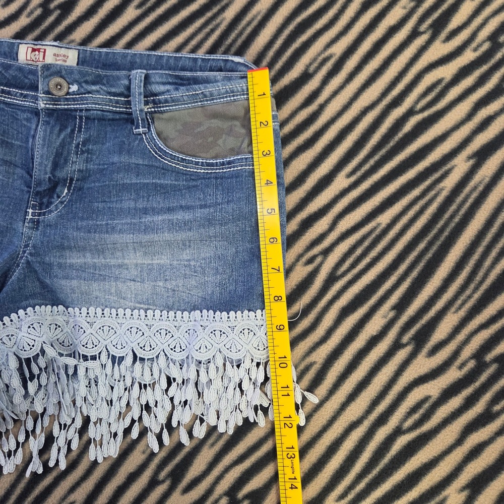Y2K Vintage LEI Ashley Lowrise Denim Shorts Lace Fringe Camo Trim Blue Womens 11 - Picture 6 of 8